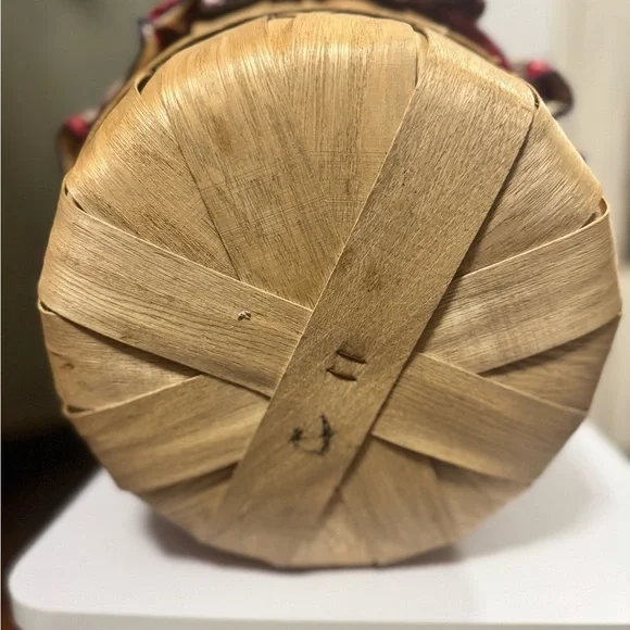 Vintage Sewing Bushel Basket Split Lid Floral Patriotic Theme - Picture 11 of 16